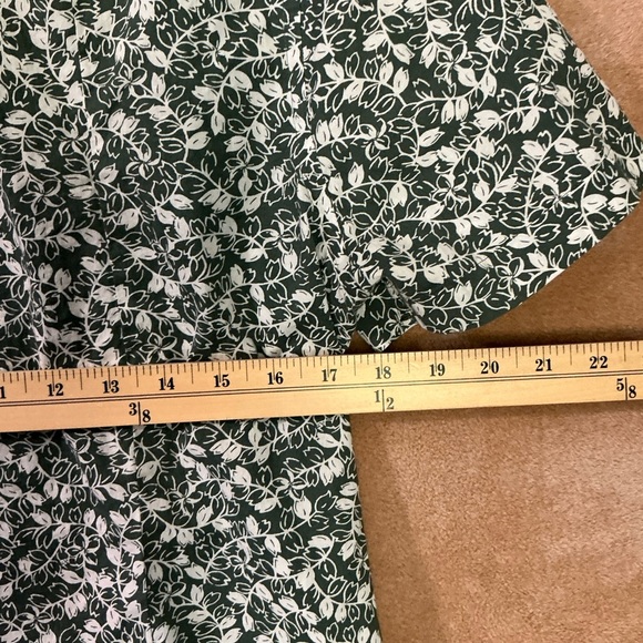 Express Green and White Casual Button Down Shirt - Picture 6 of 7